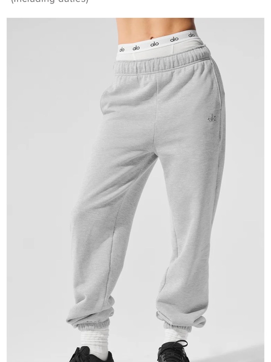 ALO Yoga Pants - ALO Yoga Accolade Sweatpant in Athletic Heather Grey